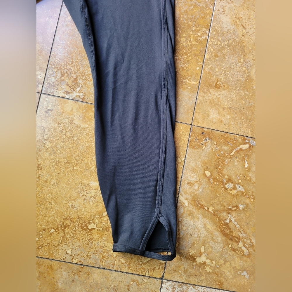 Nike Black High-Waisted Leggings - Picture 3 of 4